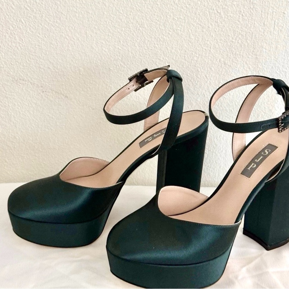 NEW! Dark Green Platform Heels by Sarah Jessica Parker